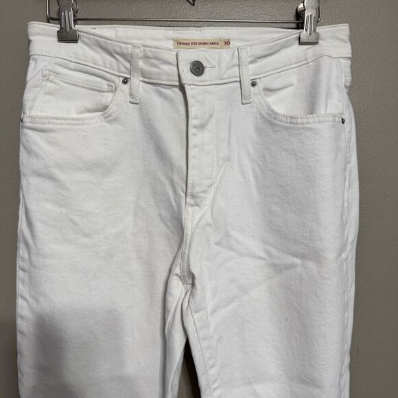 Levi’s high rise skinny ankle white with distressed bottom size 30 - Picture 3 of 7
